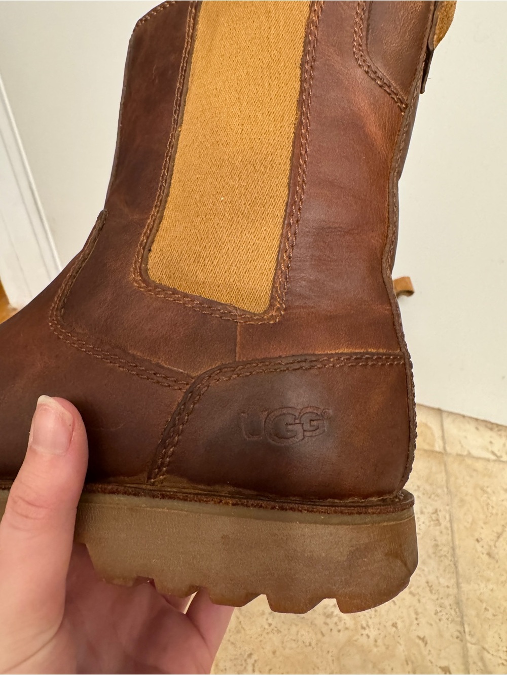 Men’s UGG Leather Chelsea Boots – Size 8 - Picture 4 of 6